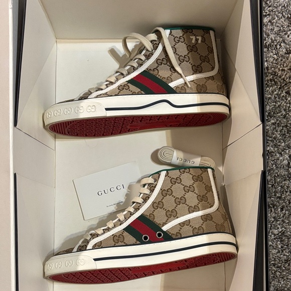 AUTHENTIC Gucci Beige Tennis 77 High-Tops size 7.5 women